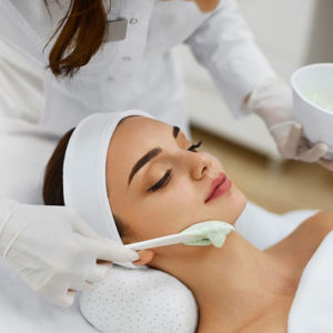 Peeling du visage à Lyon - Dr Corniglion